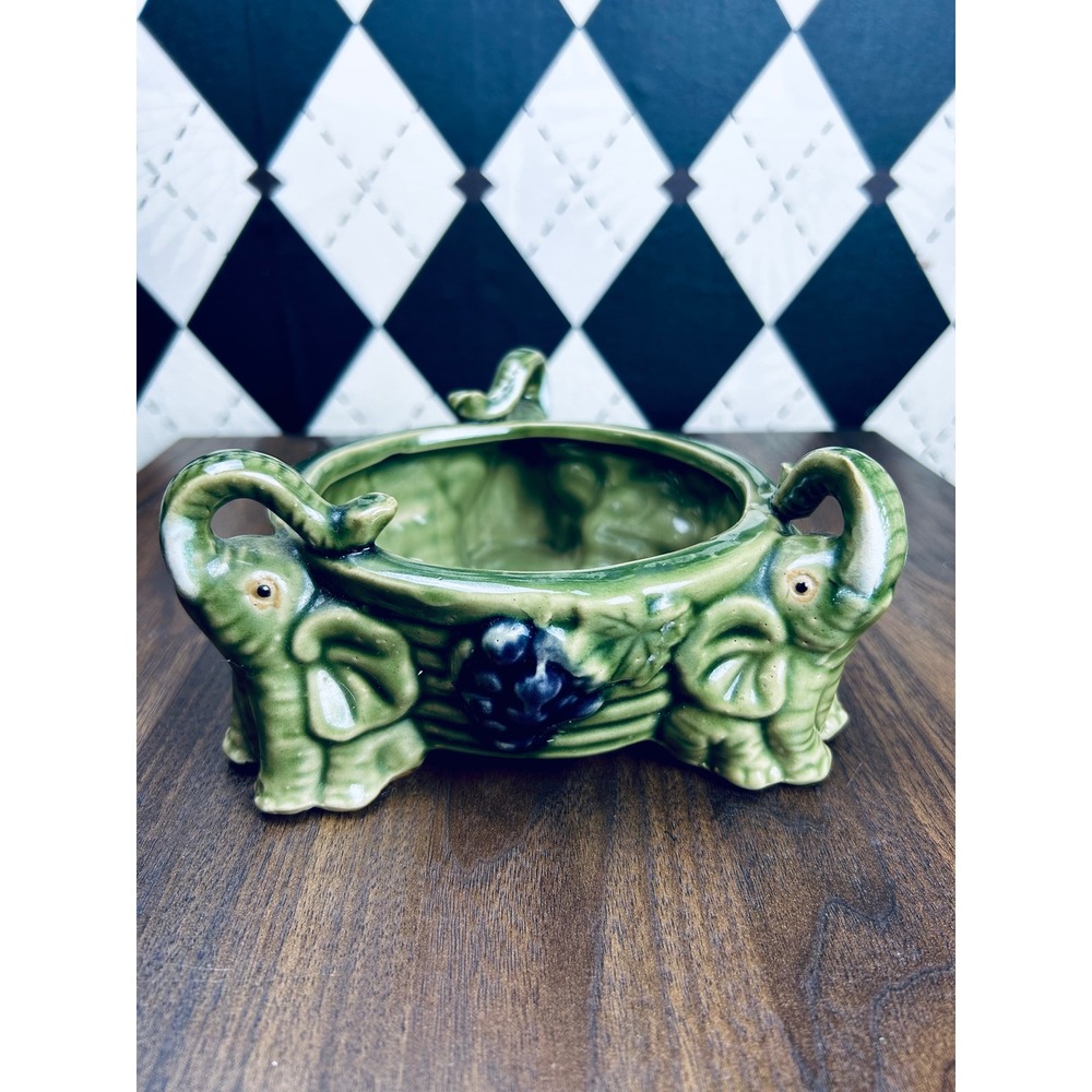 Vintage‎ Elephant Candy Dish Green Ceramic Trinket Bowl Grape Relief Decor